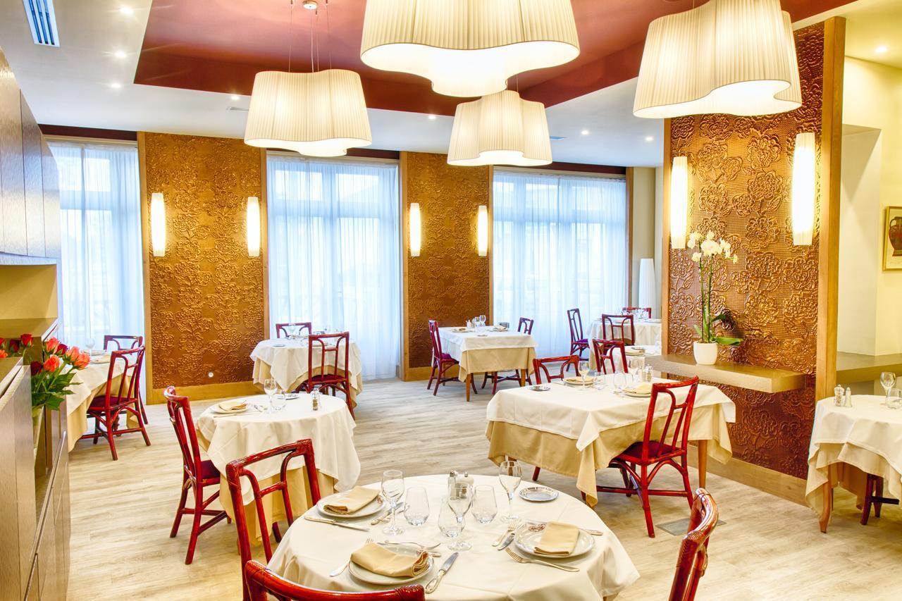 Hotel Restaurant Le Parc Moulins  Kültér fotó
