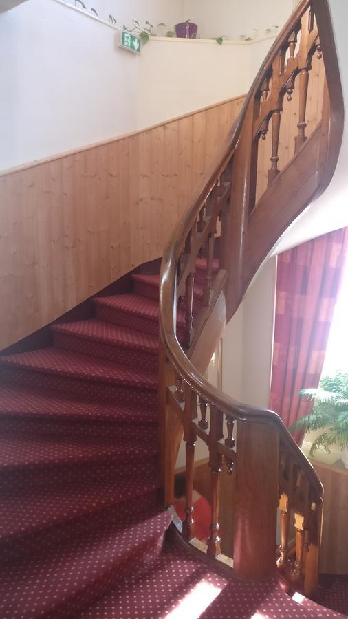 Hotel Restaurant Le Parc Moulins  Kültér fotó