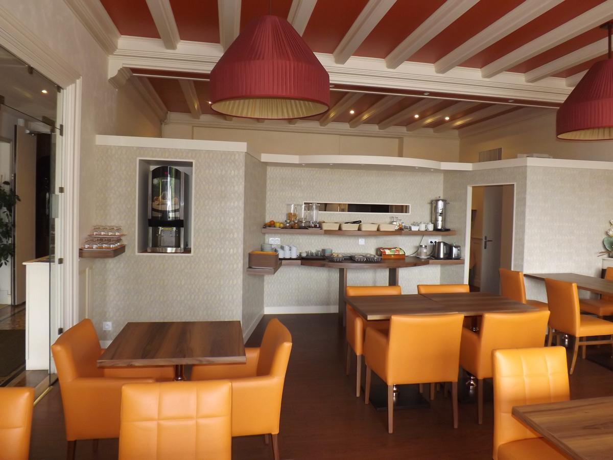 Hotel Restaurant Le Parc Moulins  Kültér fotó