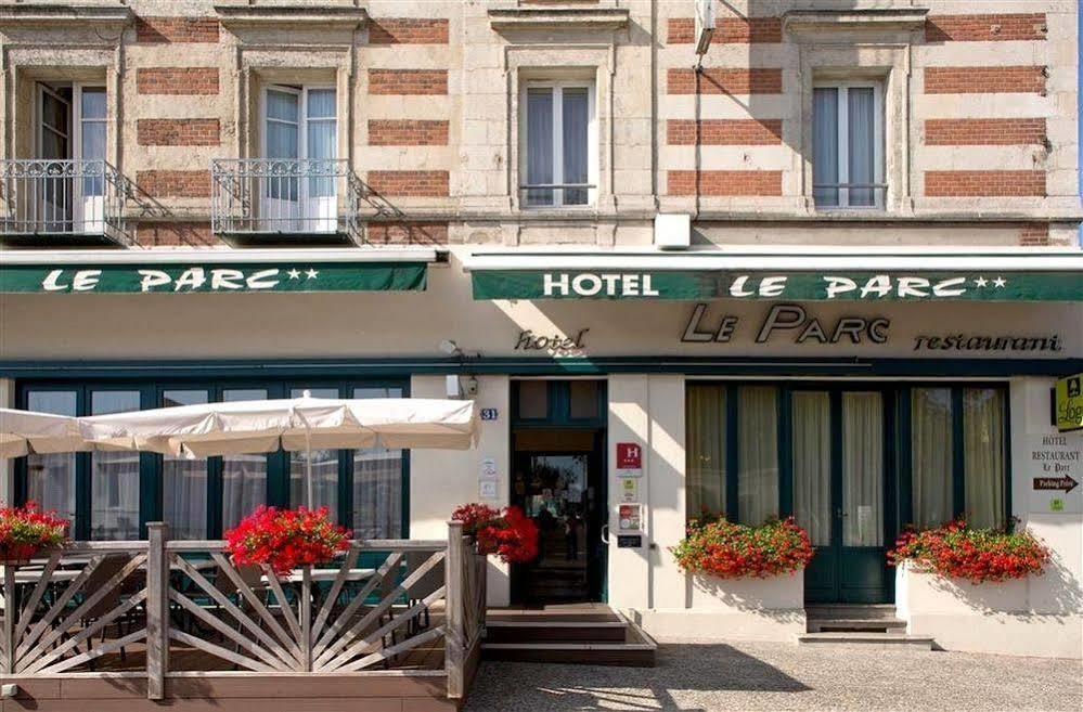 Hotel Restaurant Le Parc Moulins  Kültér fotó